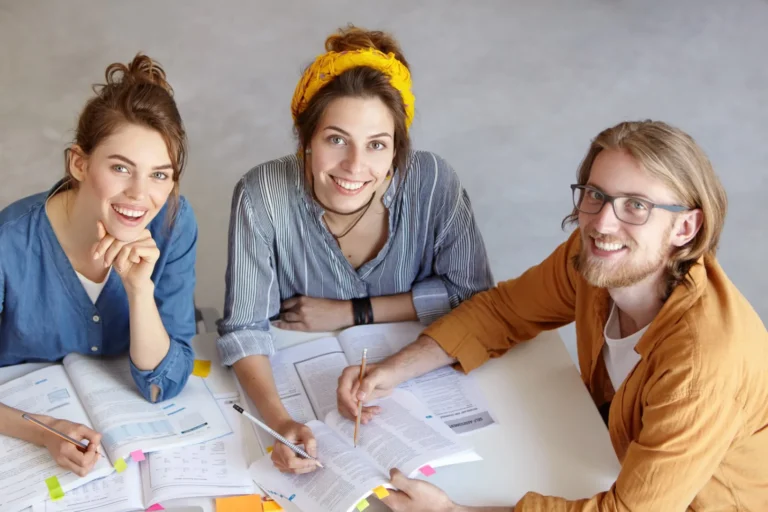 Segmentacja demograficzna: Co to jest i jak ją skutecznie wykorzystać?