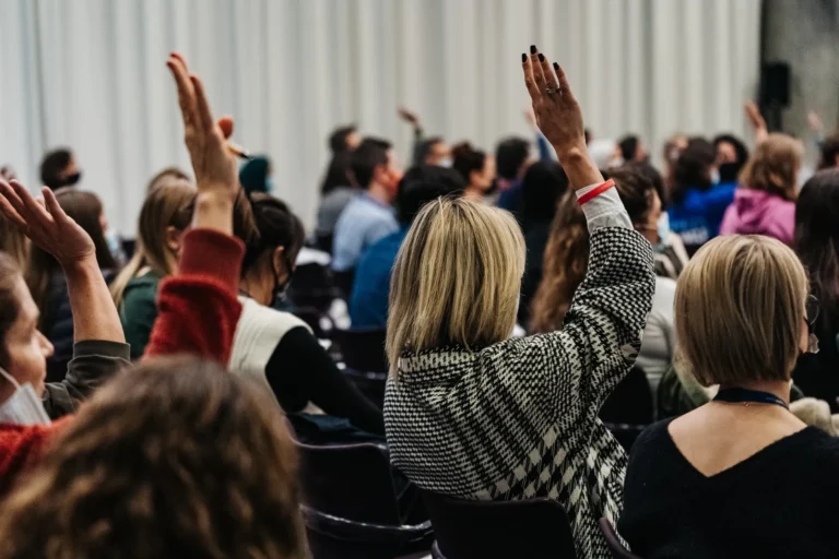 Crowdfunding – co to jest i jak działa?