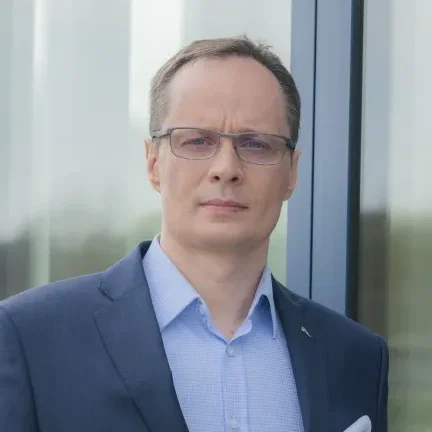 cropped Tomasz Wesierski