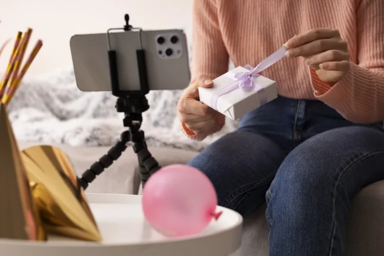 Wyszukiwanie Multimodalne: Jak Google Gemini i GPT-4 'oglądają’ Twoje wideo? (I co to znaczy dla SEO)